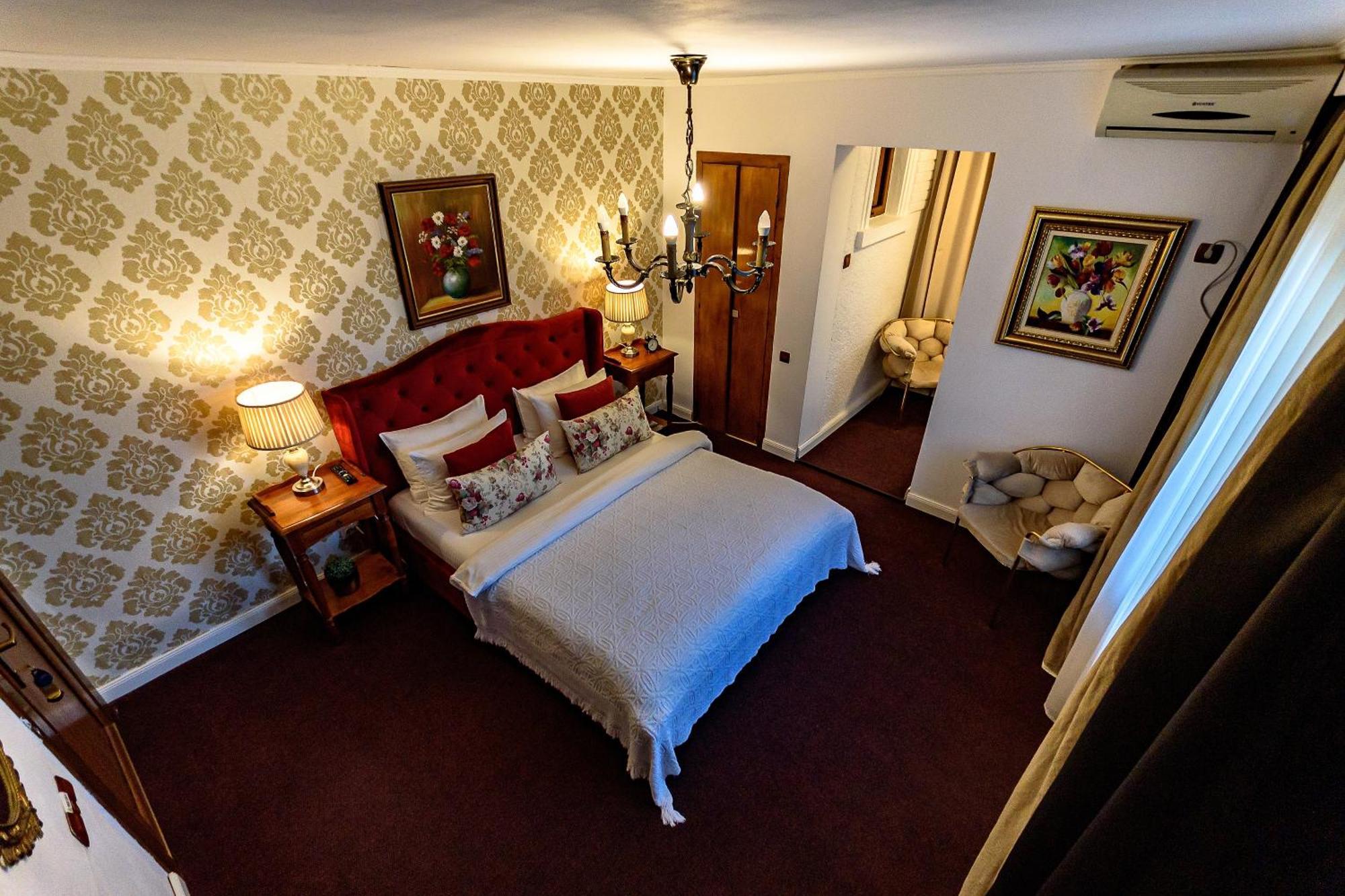 Vila Sarada Boutique Deva Bagian luar foto