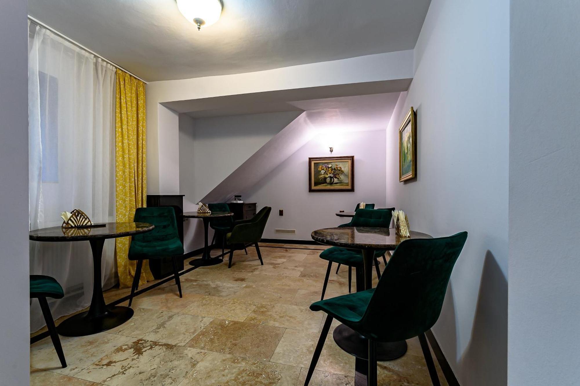 Vila Sarada Boutique Deva Bagian luar foto