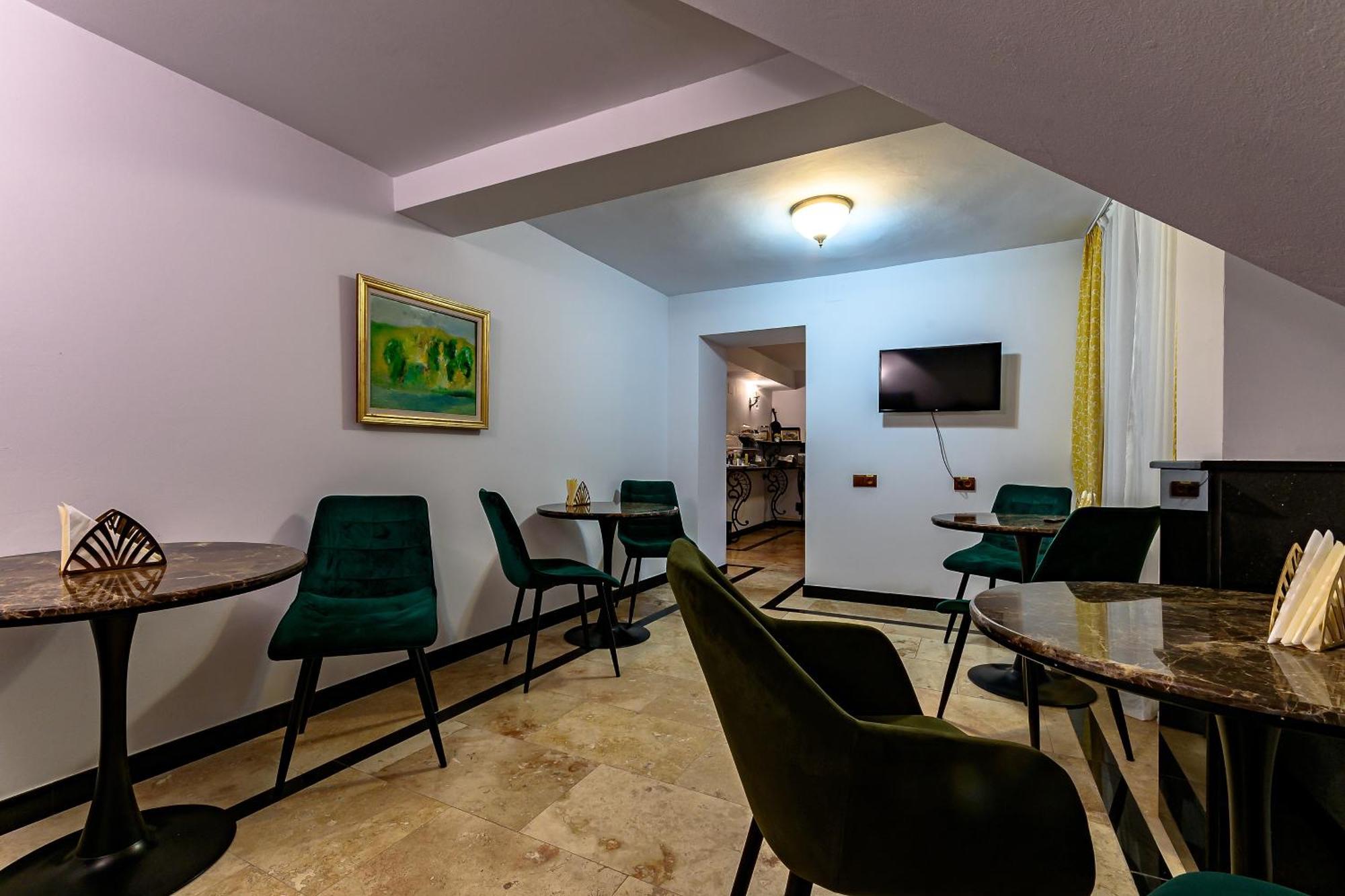 Vila Sarada Boutique Deva Bagian luar foto