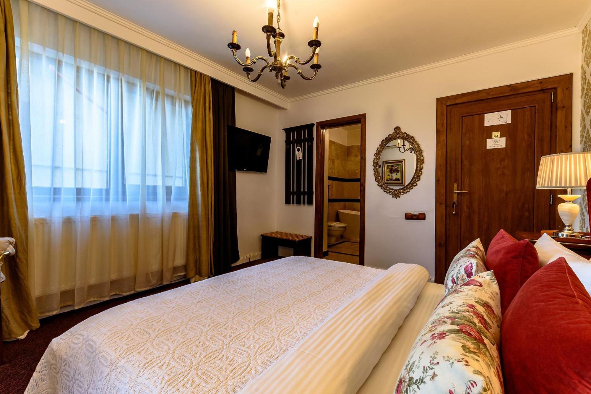 Vila Sarada Boutique Deva Bagian luar foto