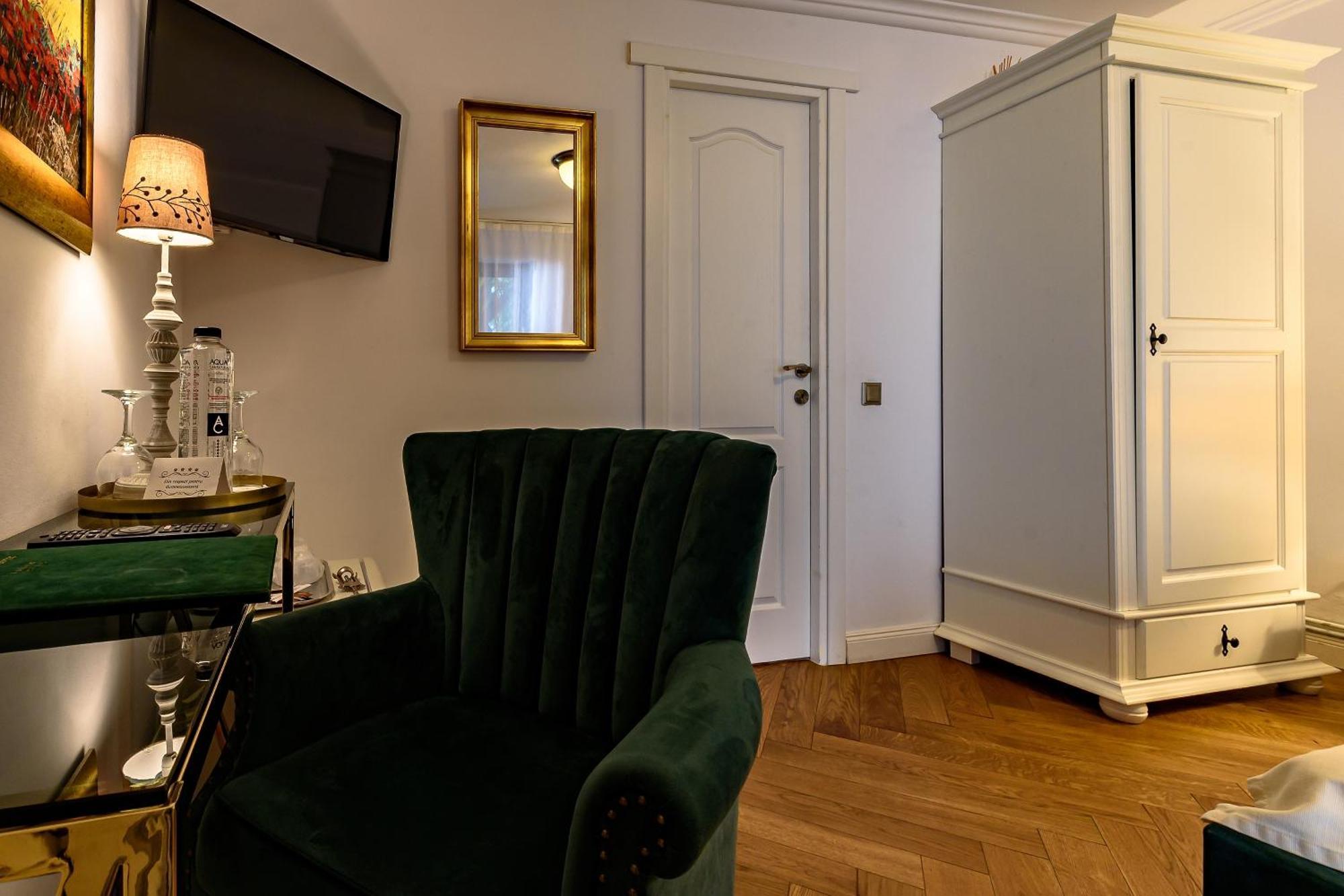Vila Sarada Boutique Deva Bagian luar foto