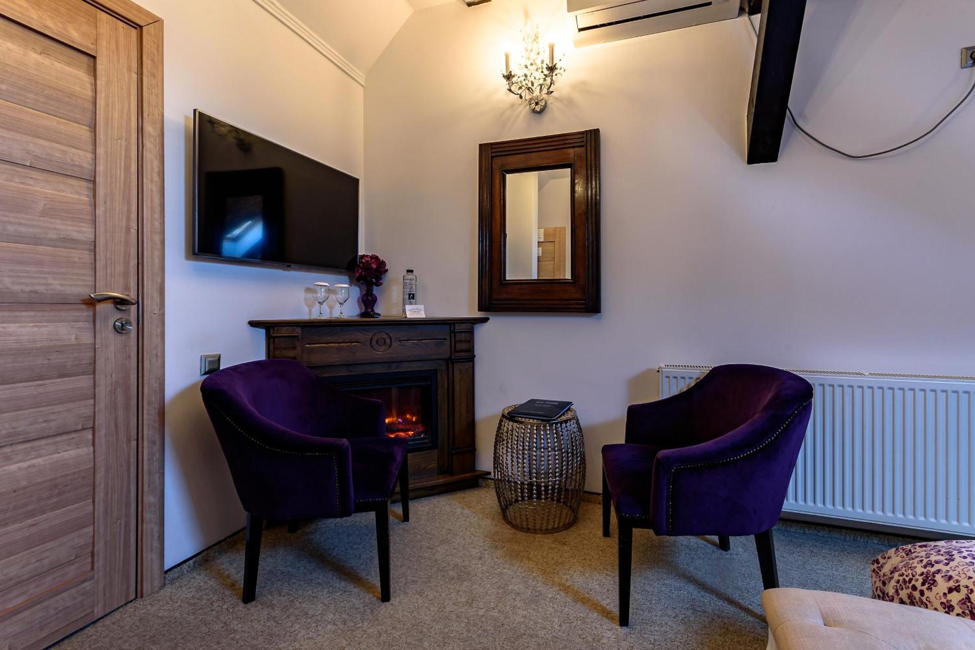 Vila Sarada Boutique Deva Bagian luar foto
