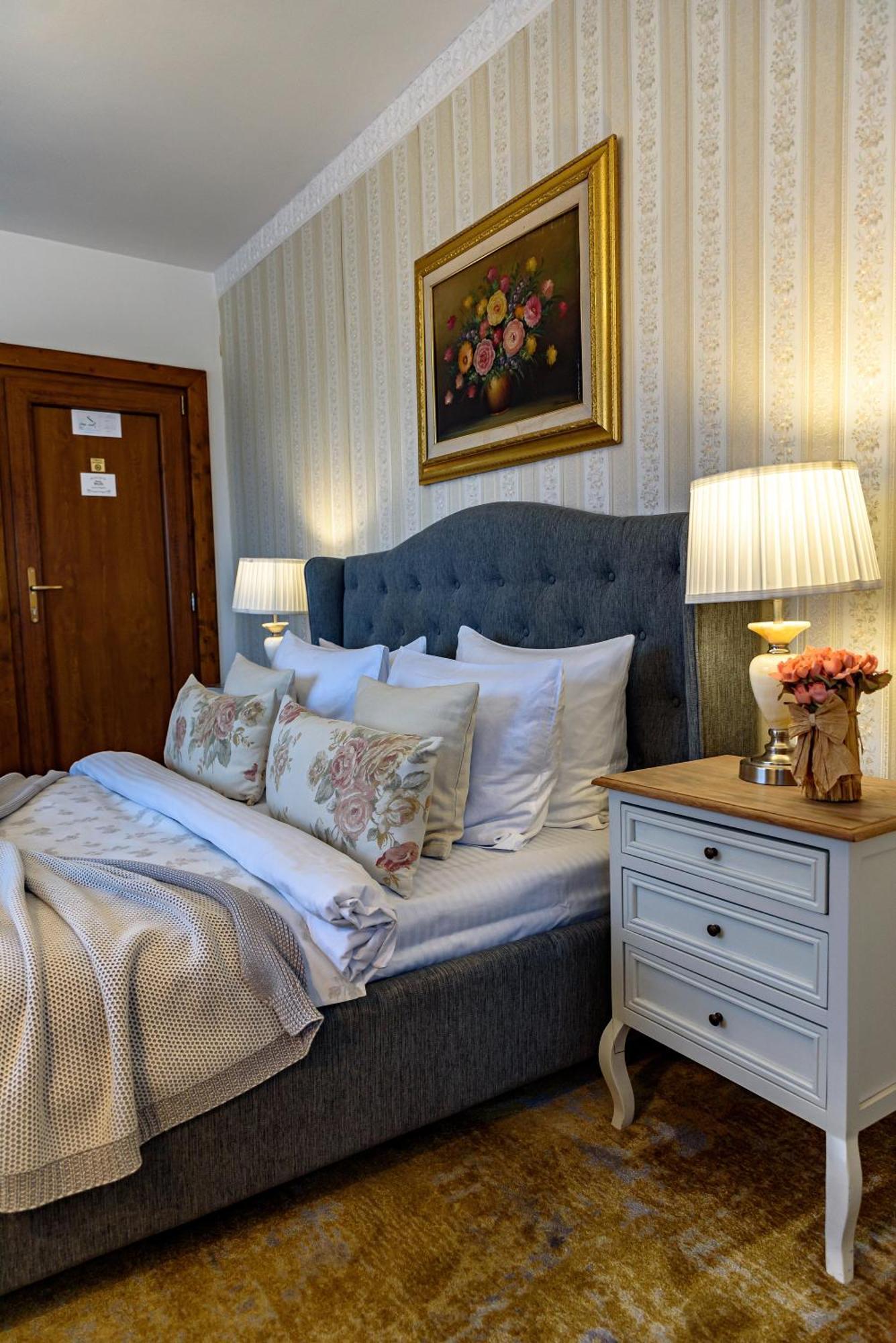 Vila Sarada Boutique Deva Bagian luar foto